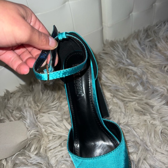 Dance Club Party Heel RARE SOLD OUT - Cape Robin 8.5 -Turquoise Rhinestone Heels - Picture 8 of 10